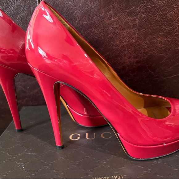 GUCCI Vernice Crystal New Raspberry Patton Leather Peep Toe Heels - EUC - Picture 9 of 12